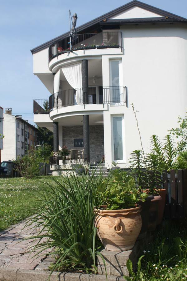 Lgp Exclusive * Bihać